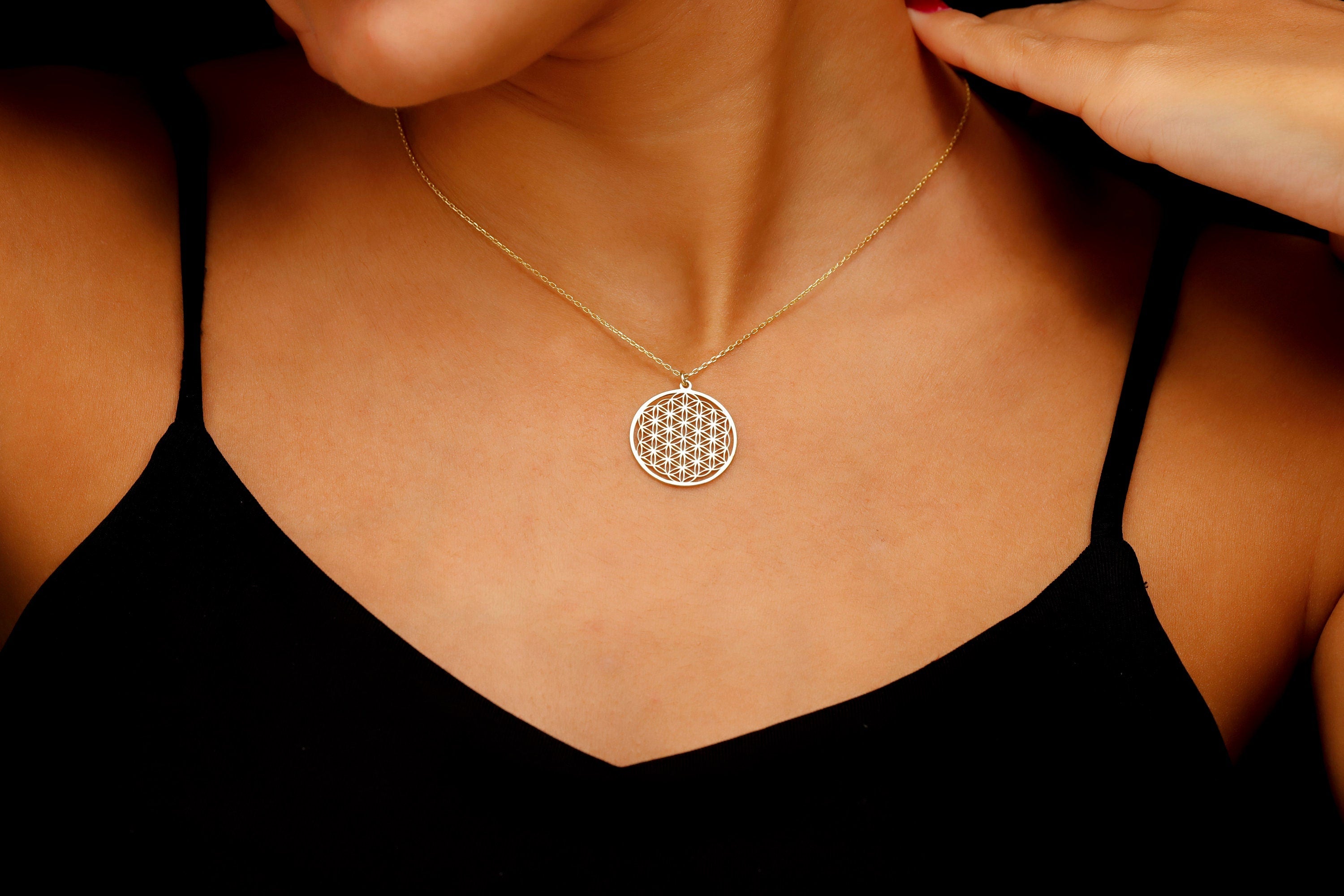 Life Harmony Flower of Life Pendant Necklace - Radiate Positive Energy and Connection
